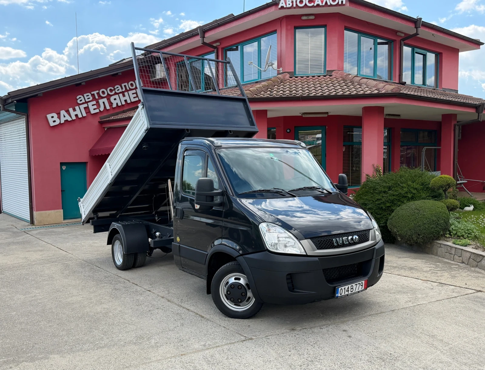 Iveco Daily 3.0HPI* Климатик* Тристранен самосвал* 3.80 метра, снимка 17 - Бусове и автобуси - 54244674