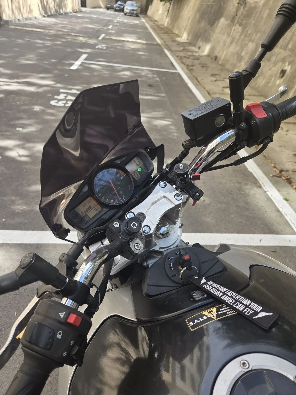 Suzuki Gsr 2007 | Напълно обслужен | Michelin Road 6, снимка 4 - Мотоциклети и мототехника - 55937948