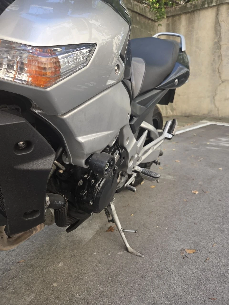 Suzuki Gsr 2007 | Напълно обслужен | Michelin Road 6, снимка 2 - Мотоциклети и мототехника - 55937948