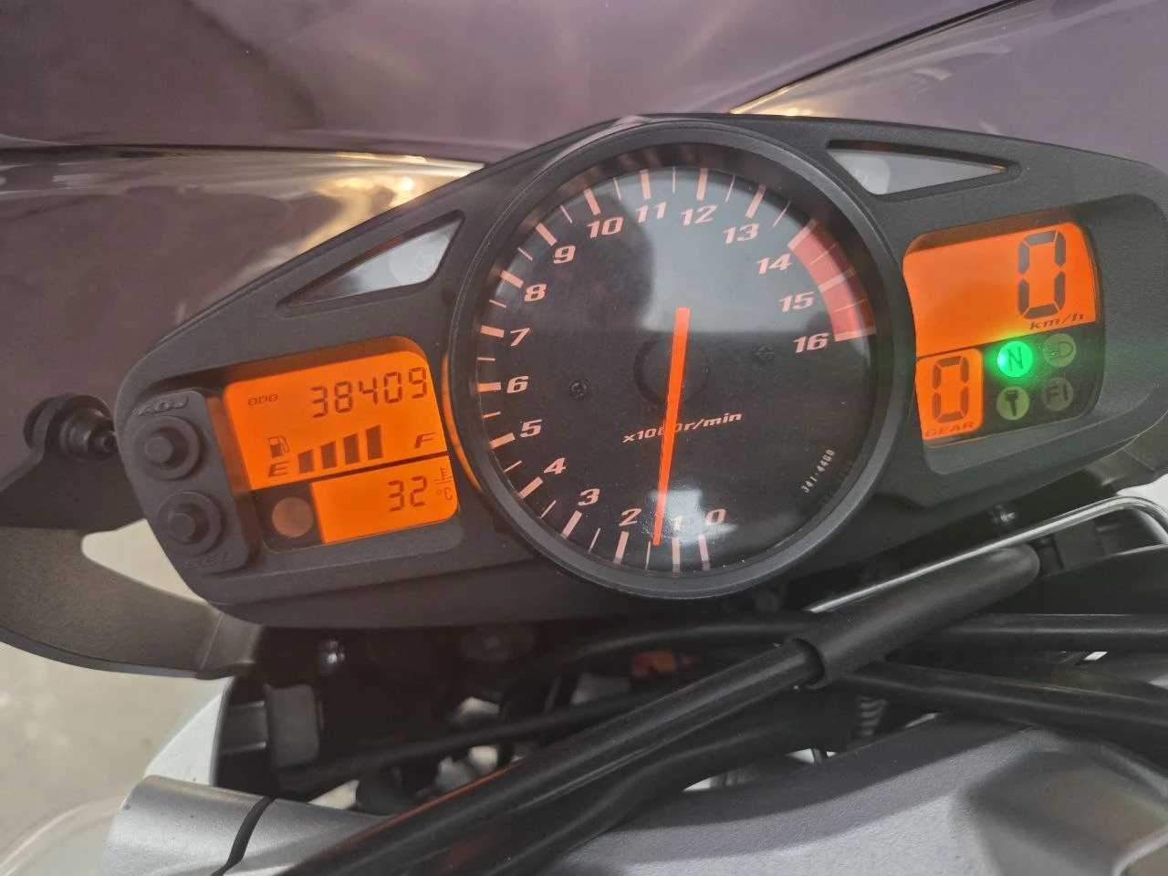 Suzuki Gsr 2007 | Напълно обслужен | Michelin Road 6, снимка 13 - Мотоциклети и мототехника - 55937948