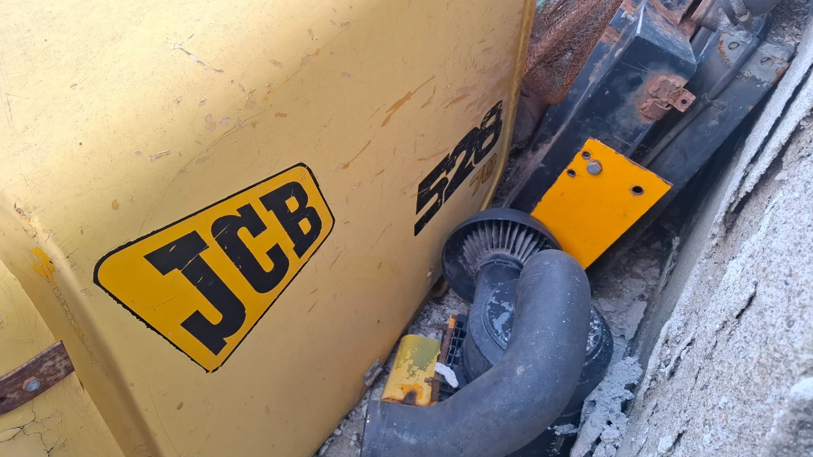 Телескопичен товарач JCB 528-70, снимка 4 - Селскостопанска техника - 53759637