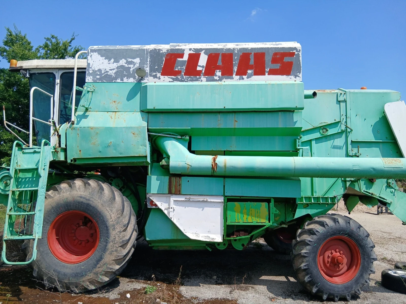 Комбайн Claas Командор 116 cs, снимка 3 - Селскостопанска техника - 55360600