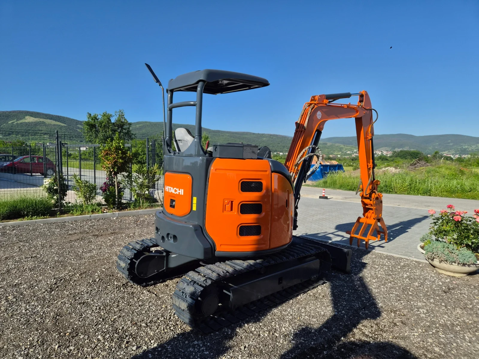 Багер Hitachi 3 тонен / ЩИПКА И КОФА / ИЗВОДИ ЗА ЧУК / ПЕРФЕКТЕН, снимка 4 - Индустриална техника - 54685424