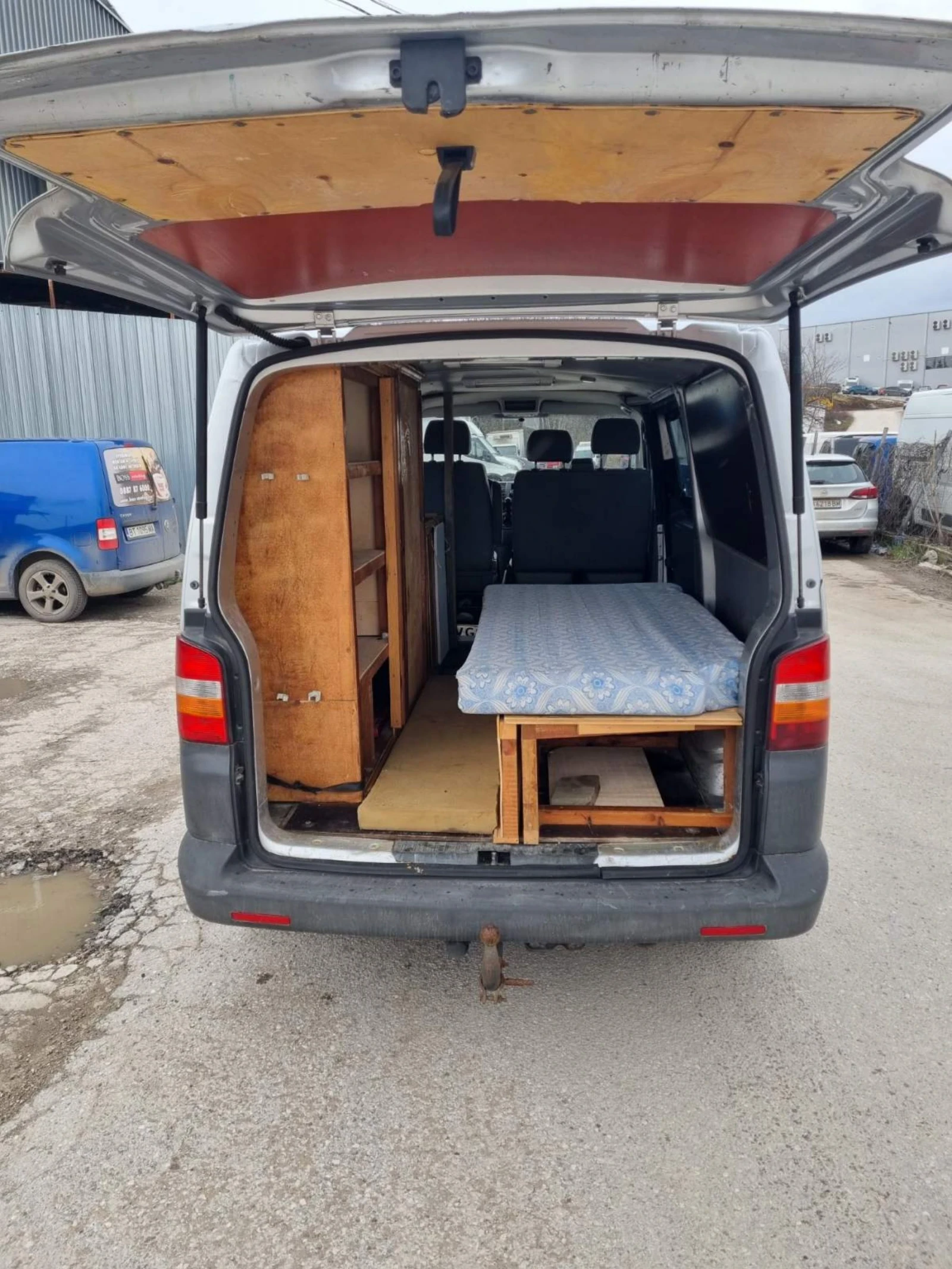 Кемпер VW Т5 Transporter, снимка 9 - Каравани и кемпери - 53850670