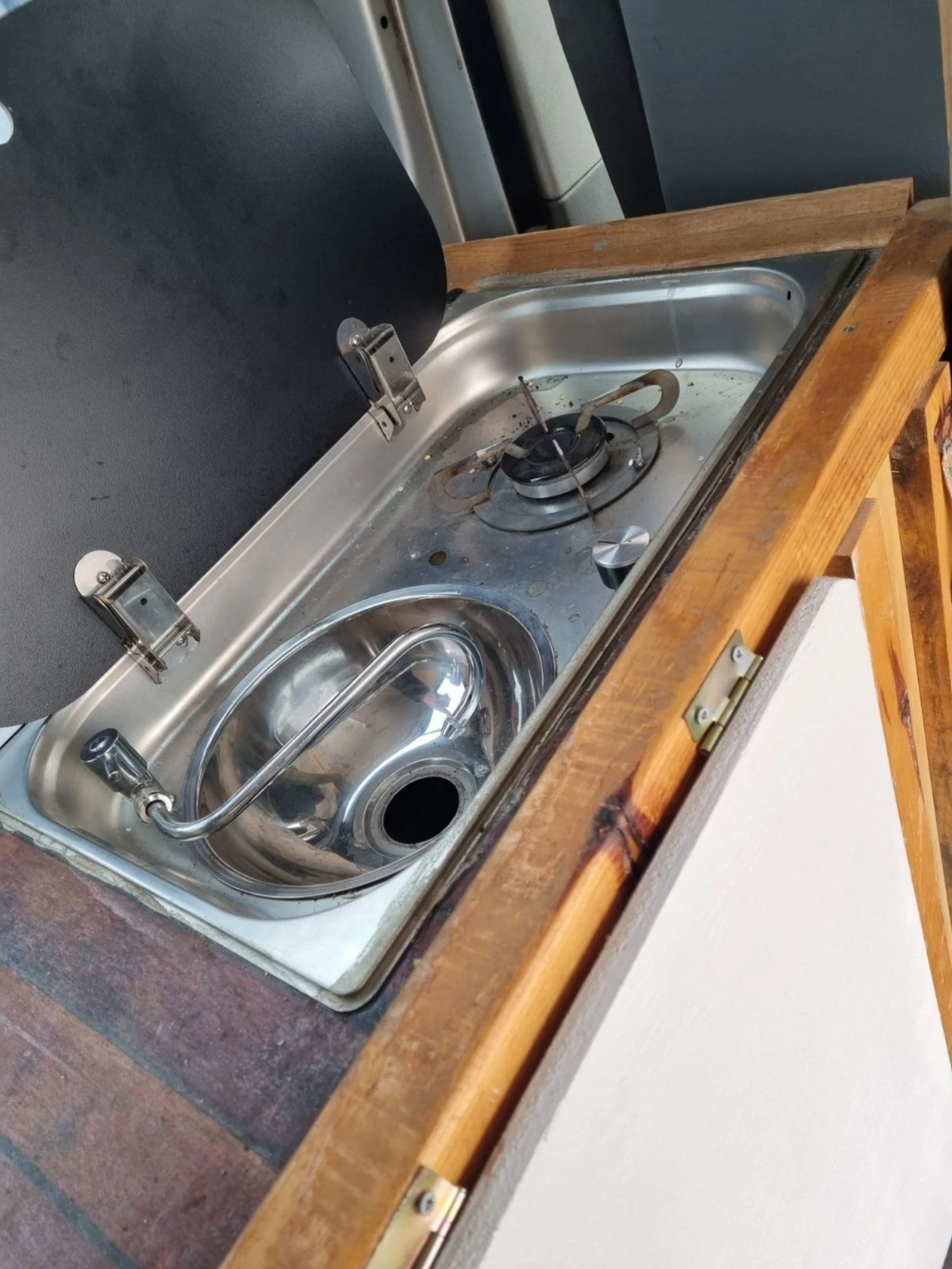 Кемпер VW Т5 Transporter, снимка 11 - Каравани и кемпери - 53850670