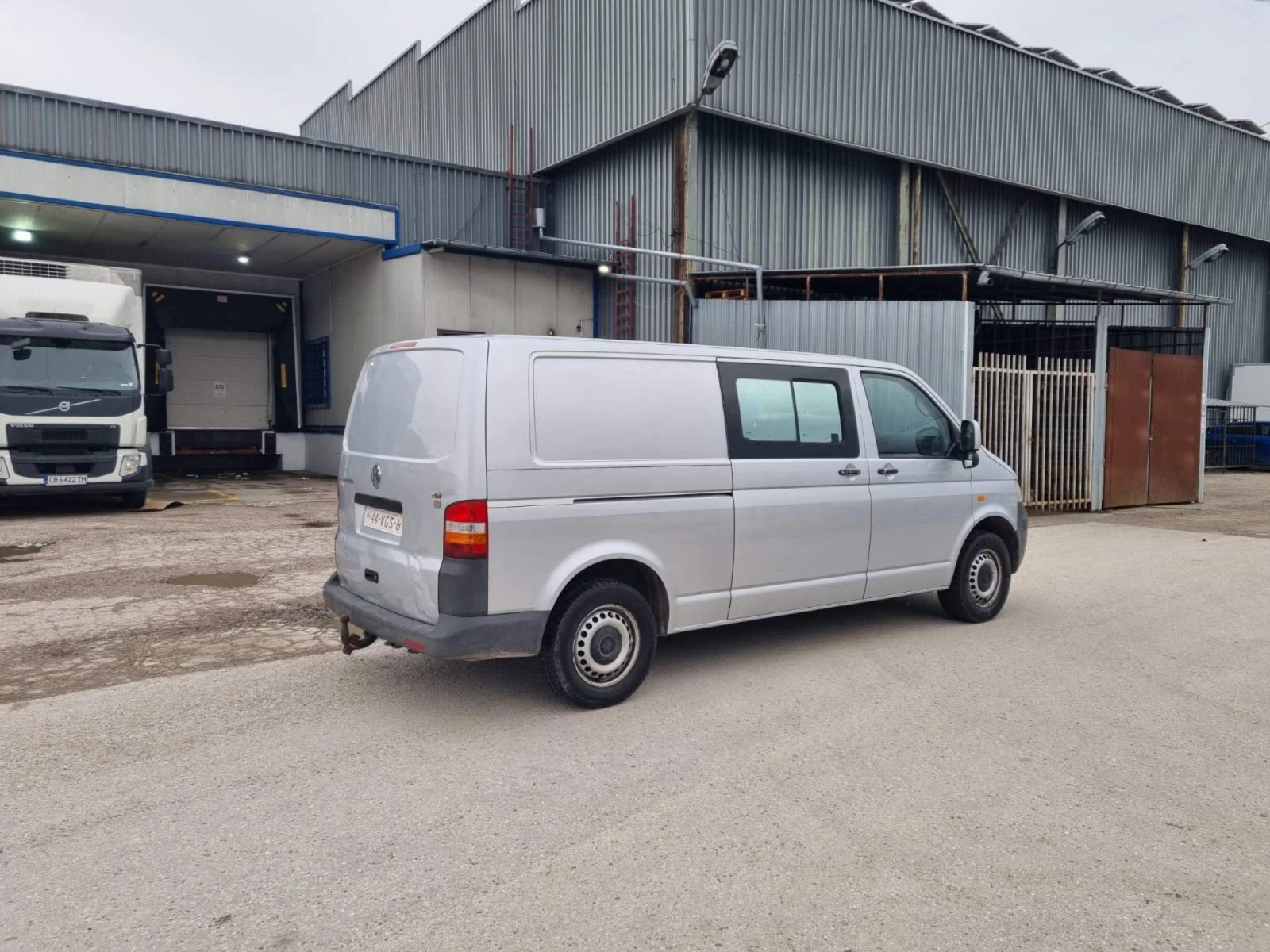 Кемпер VW Т5 Transporter, снимка 7 - Каравани и кемпери - 53850670