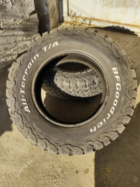 Гуми Всесезонни 235/70R16, снимка 1 - Гуми и джанти - 48488718