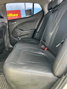 Kia Optima 2.0 HYYBRID ГАЗ, снимка 11