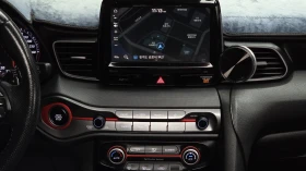 Hyundai Veloster  1.6 Turbo* ЛЮК* HUD* KEYLESS* ПОДГРЕВ ВОЛАН* КРАЙН, снимка 14