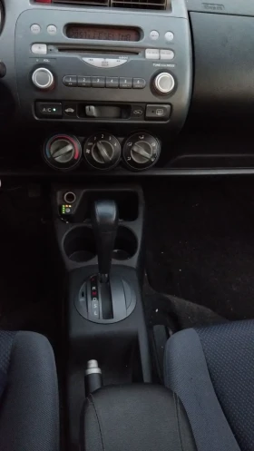 Обява за продажба на Honda Jazz Автоматик със Работещ климатик на газ  ~1 000 лв. - изображение 10