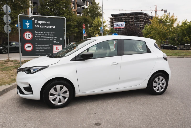 Renault Zoe, снимка 4 - Автомобили и джипове - 47414725