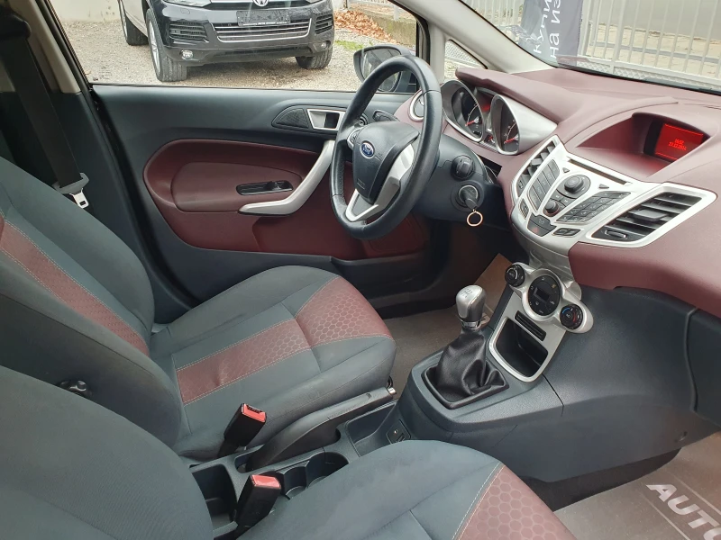 Ford Fiesta 1.4/97кс, снимка 15 - Автомобили и джипове - 48443500