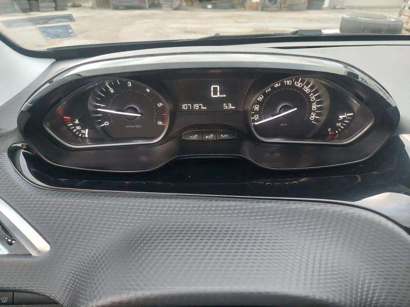 Peugeot 2008 1.6 HDI, снимка 14 - Автомобили и джипове - 50726276