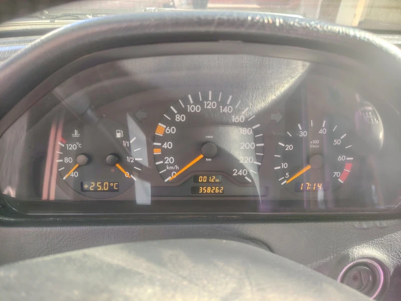 Mercedes-Benz C 180, снимка 7 - Автомобили и джипове - 52291076