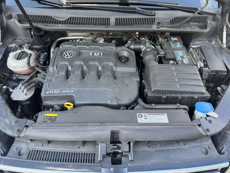 VW Touran, снимка 7 - Автомобили и джипове - 52614639