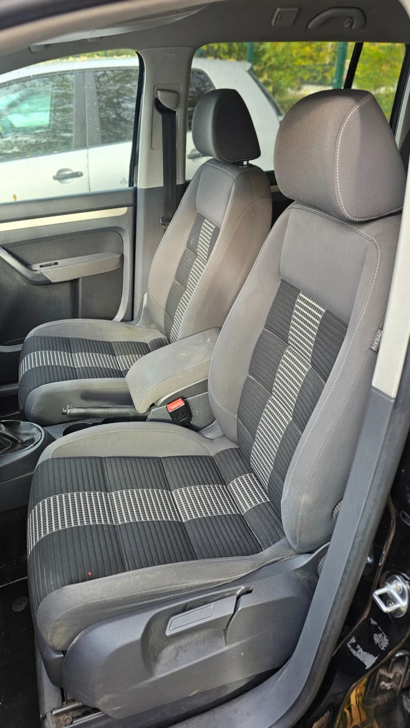 VW Touran, снимка 5 - Автомобили и джипове - 52467293