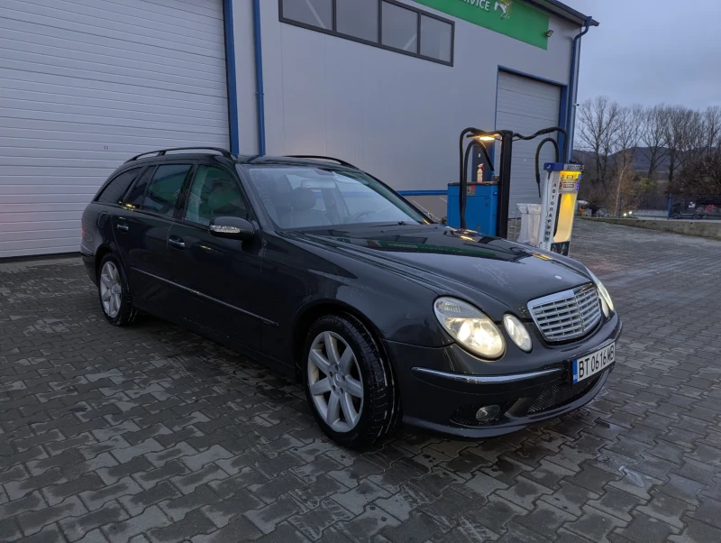 Mercedes-Benz E 220, снимка 2 - Автомобили и джипове - 52594661