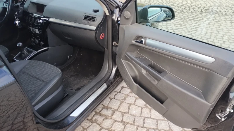 Opel Astra, снимка 8 - Автомобили и джипове - 53142381