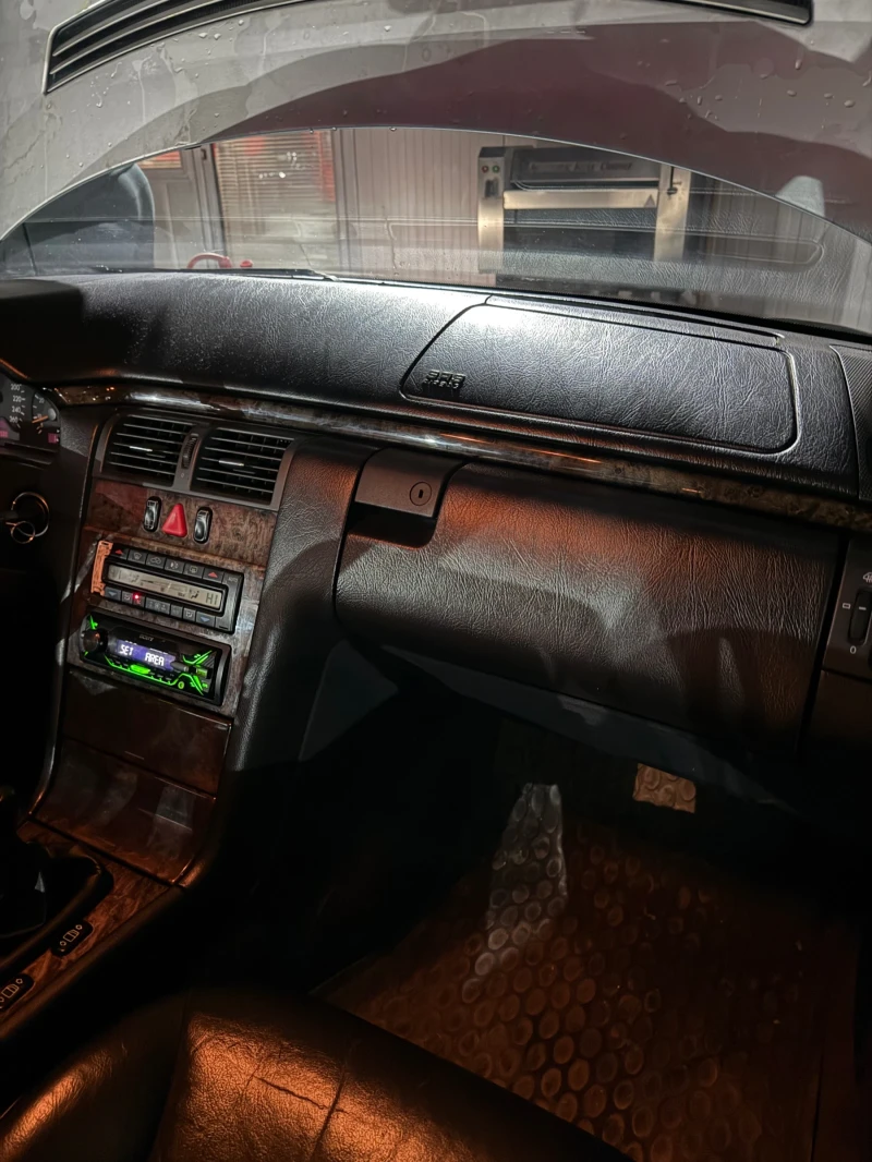 Mercedes-Benz E 200 S210 kompressor , снимка 11 - Автомобили и джипове - 53357433