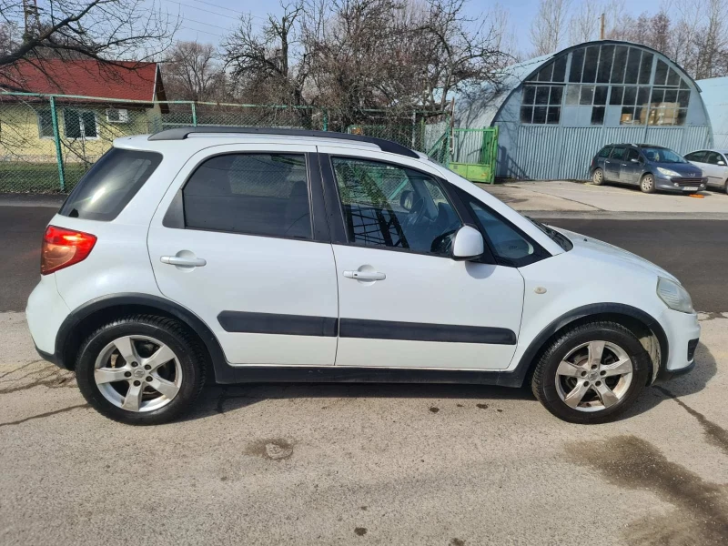 Suzuki SX4, снимка 6 - Автомобили и джипове - 53541854