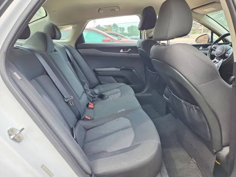 Kia K5, снимка 10 - Автомобили и джипове - 55460320