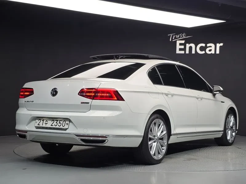 VW Passat 2.0 Tdi 4Motion Prestige - САМО 30% АВАНС, снимка 2 - Автомобили и джипове - 55737192