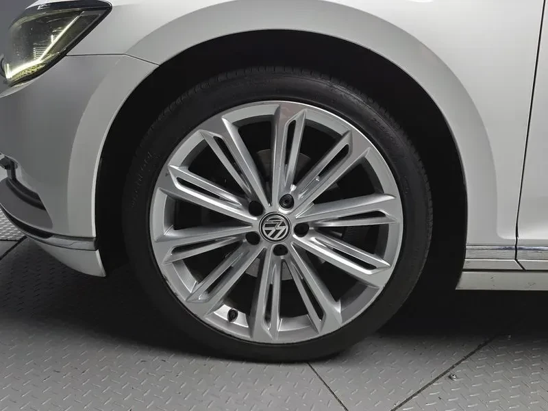 VW Passat 2.0 Tdi 4Motion Prestige - САМО 30% АВАНС, снимка 5 - Автомобили и джипове - 55737192