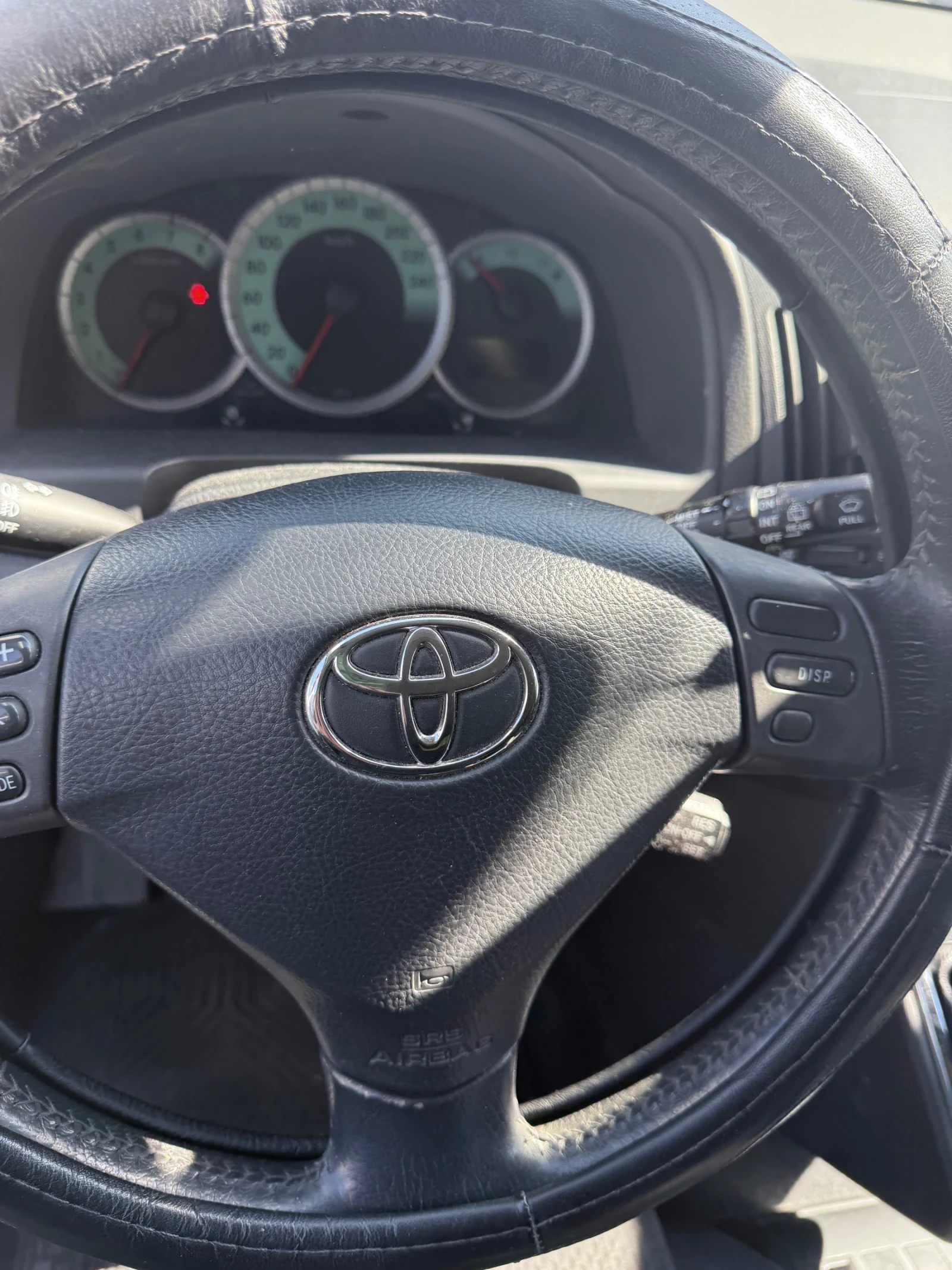Toyota Corolla verso  - изображение 2