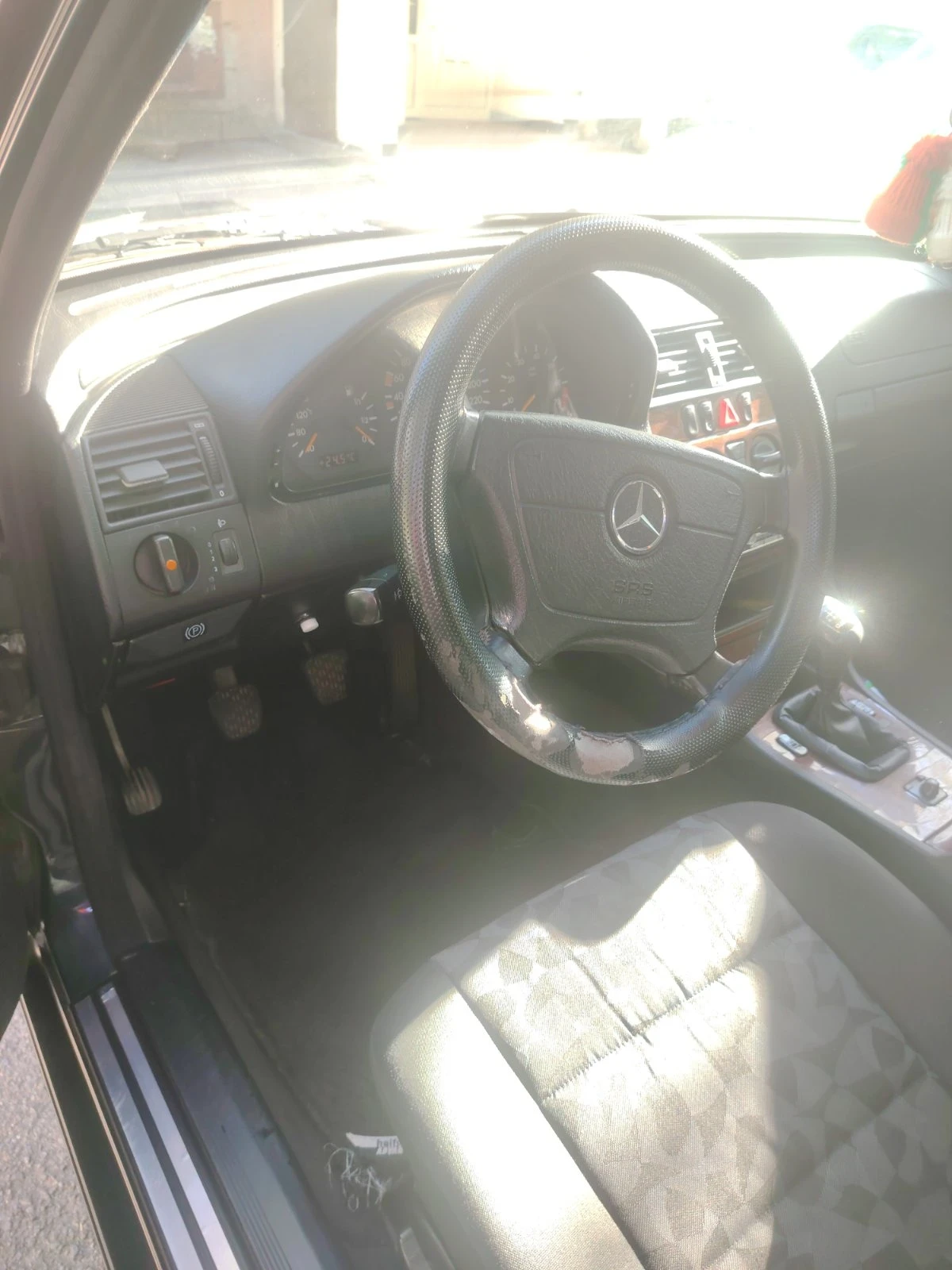 Mercedes-Benz C 180  - изображение 10