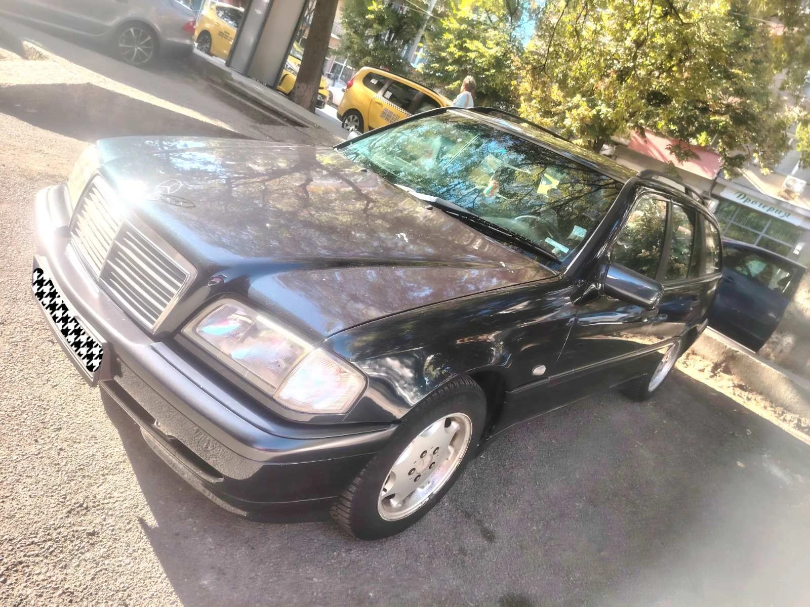 Mercedes-Benz C 180  - изображение 2