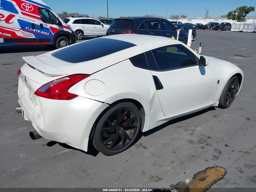 Nissan 370Z Sport - изображение 4