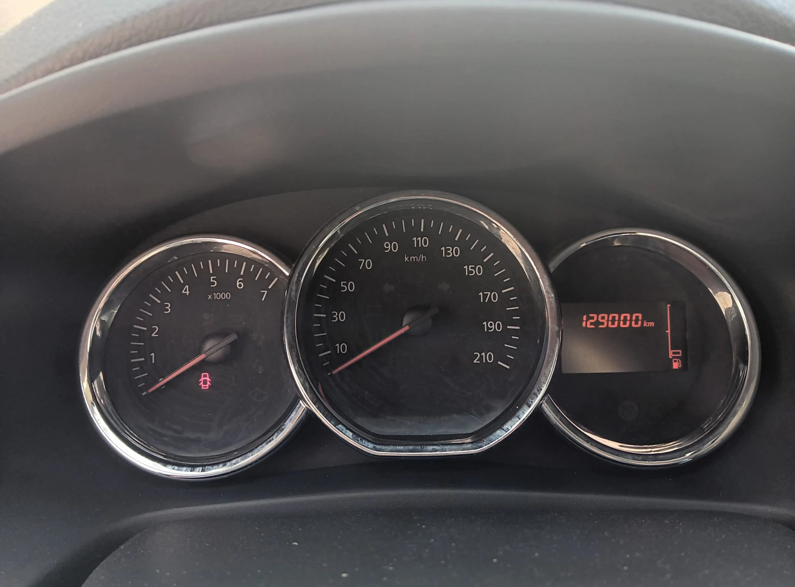 Dacia Sandero бензин-газ, снимка 6 - Автомобили и джипове - 54322065