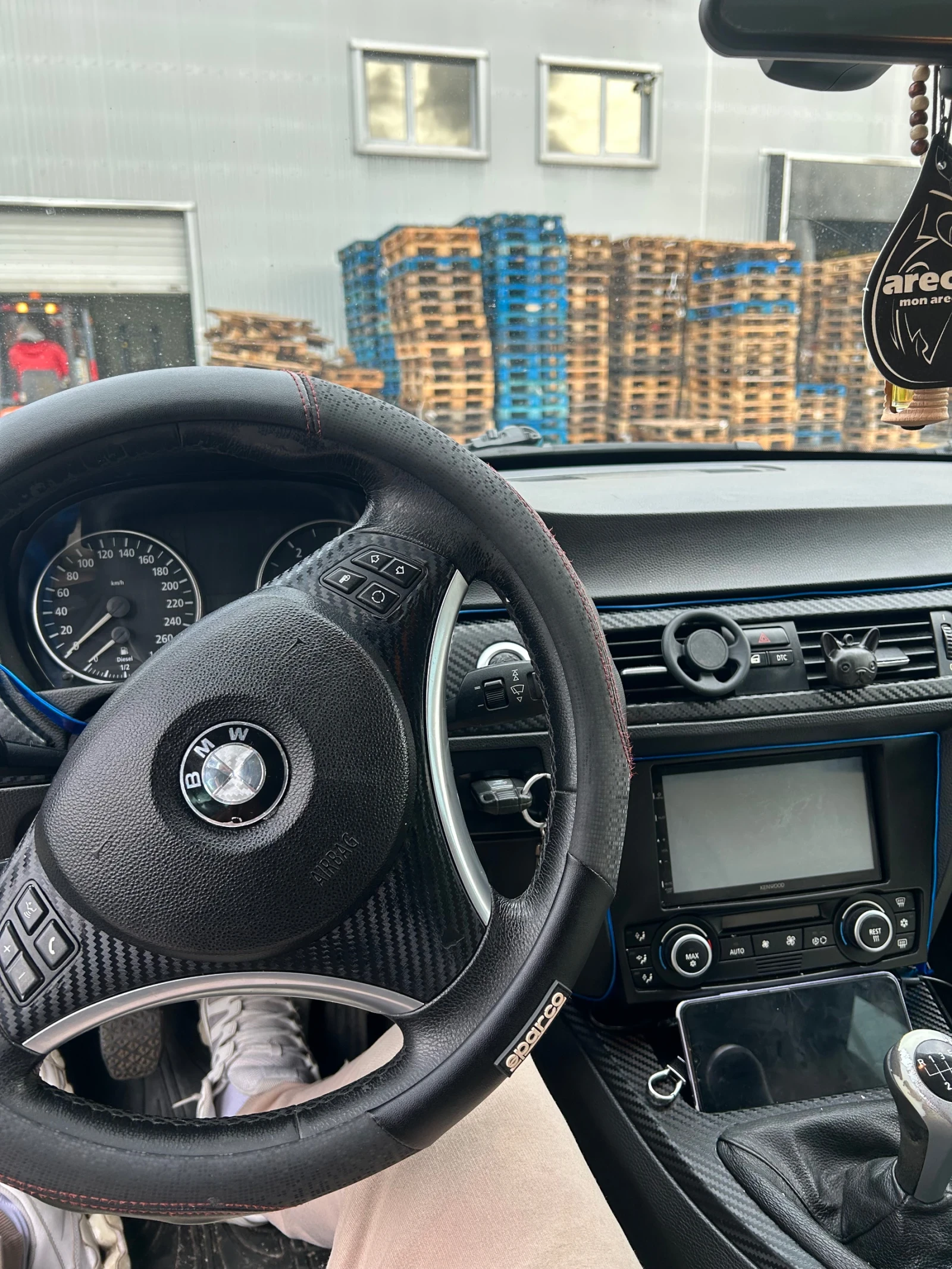 BMW 320, снимка 8 - Автомобили и джипове - 54362394