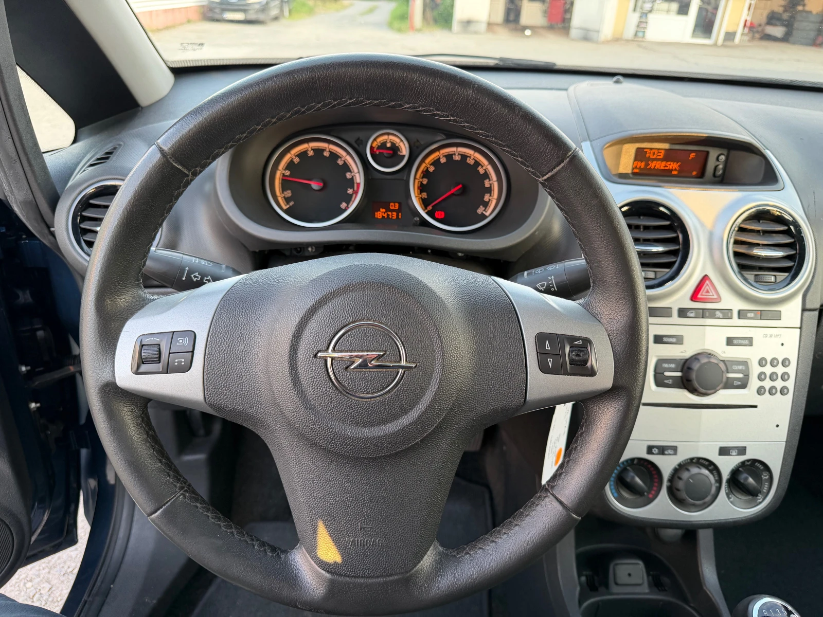 Opel Corsa БЕНЗИН EURO5, снимка 11 - Автомобили и джипове - 54877307