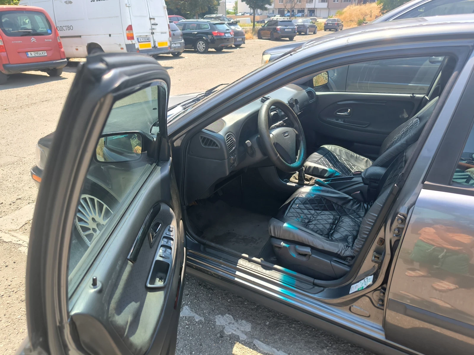 Volvo V40, снимка 9 - Автомобили и джипове - 55057669