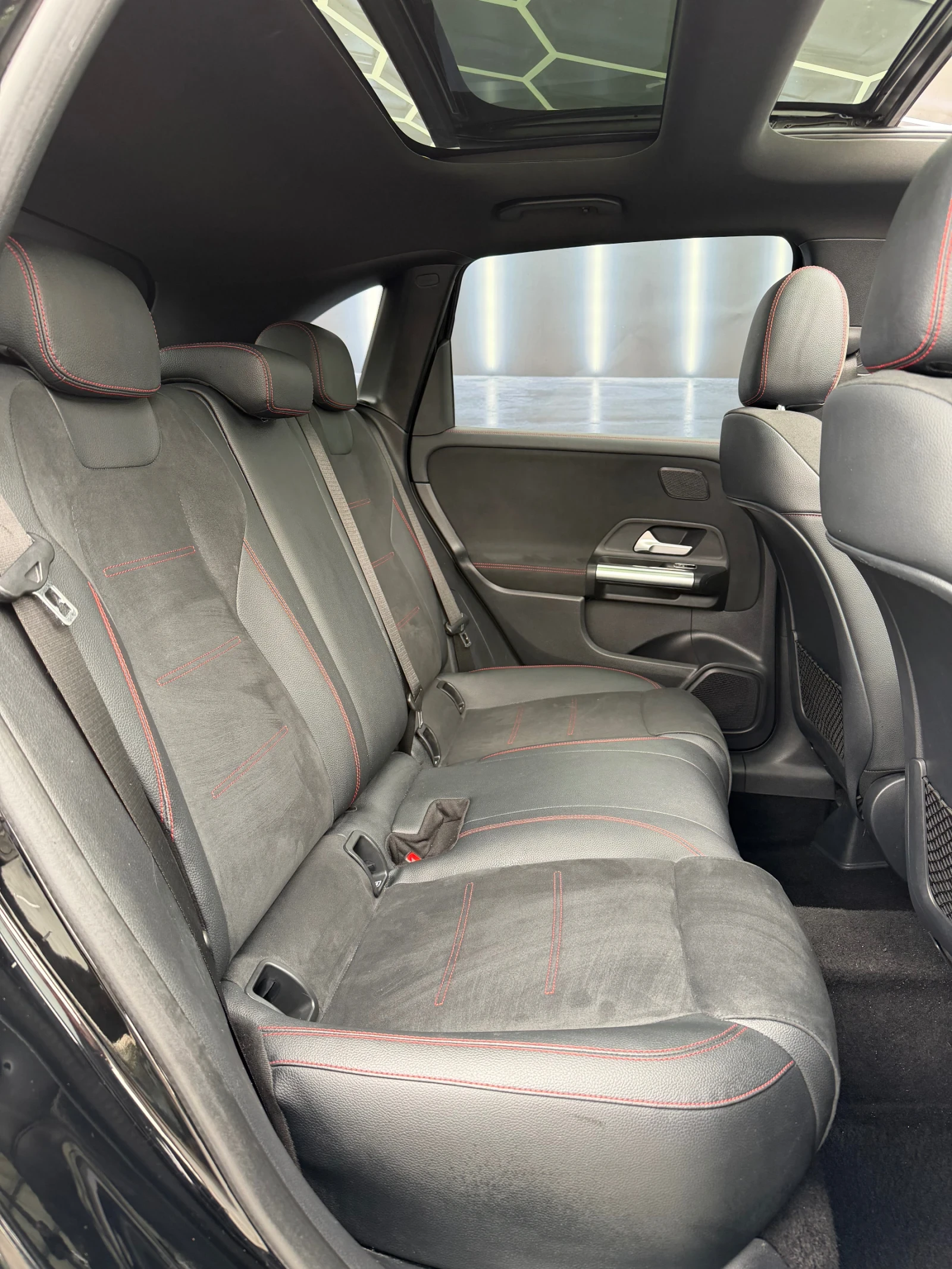Mercedes-Benz B 200 AMG Line, снимка 16 - Автомобили и джипове - 55217284