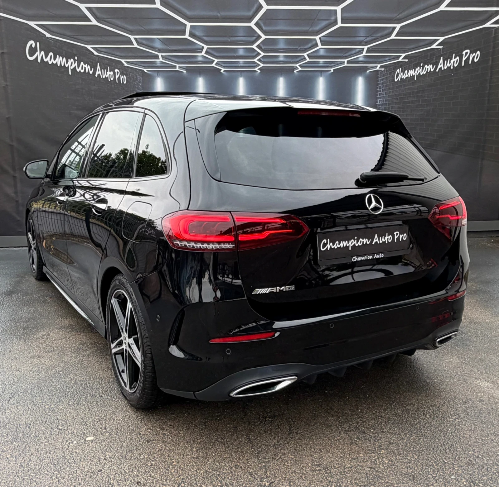 Mercedes-Benz B 200 AMG Line, снимка 4 - Автомобили и джипове - 55217284