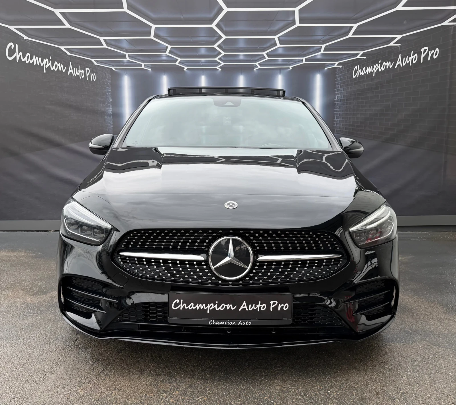 Mercedes-Benz B 200 AMG Line, снимка 2 - Автомобили и джипове - 55217284