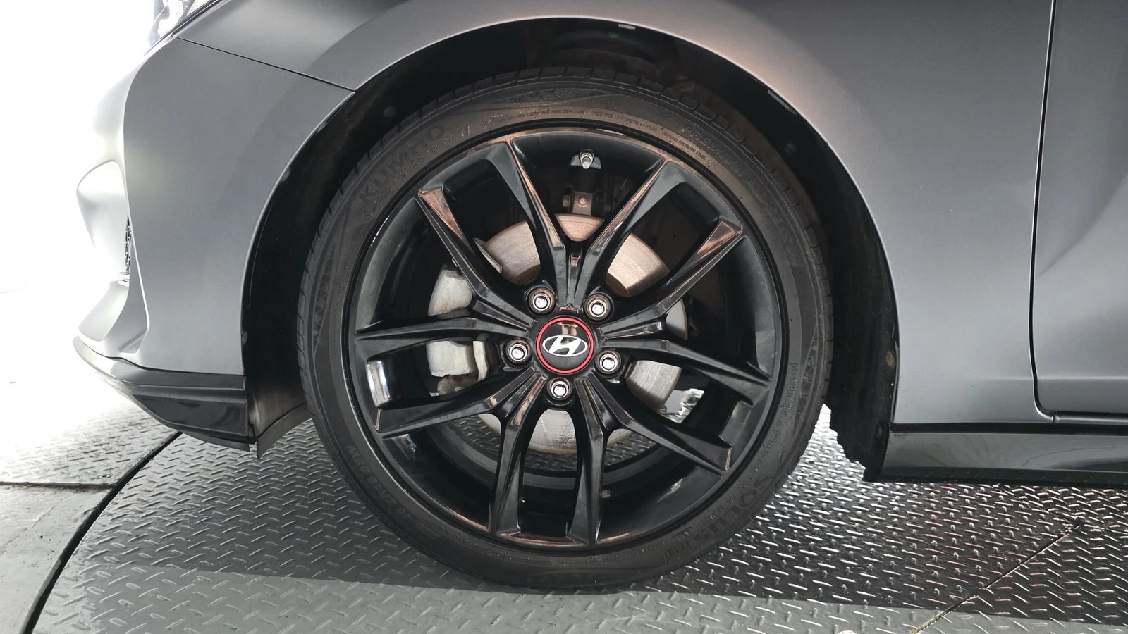 Hyundai Veloster  1.6 Turbo* ЛЮК* HUD* KEYLESS* ПОДГРЕВ ВОЛАН* КРАЙН, снимка 5 - Автомобили и джипове - 55318948