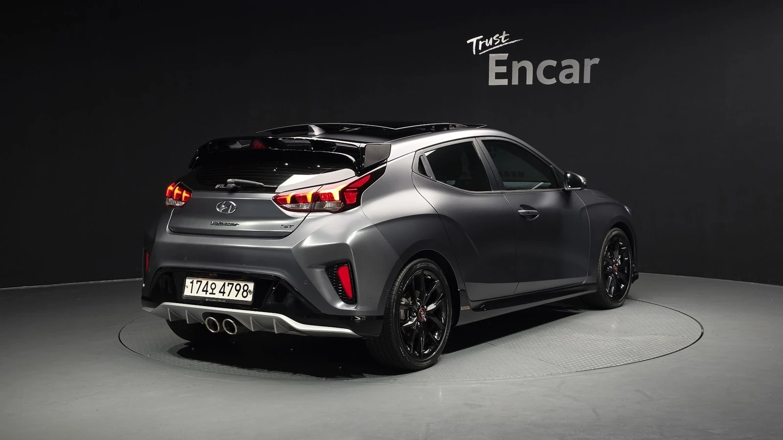 Hyundai Veloster  1.6 Turbo* ЛЮК* HUD* KEYLESS* ПОДГРЕВ ВОЛАН* КРАЙН, снимка 2 - Автомобили и джипове - 55318948