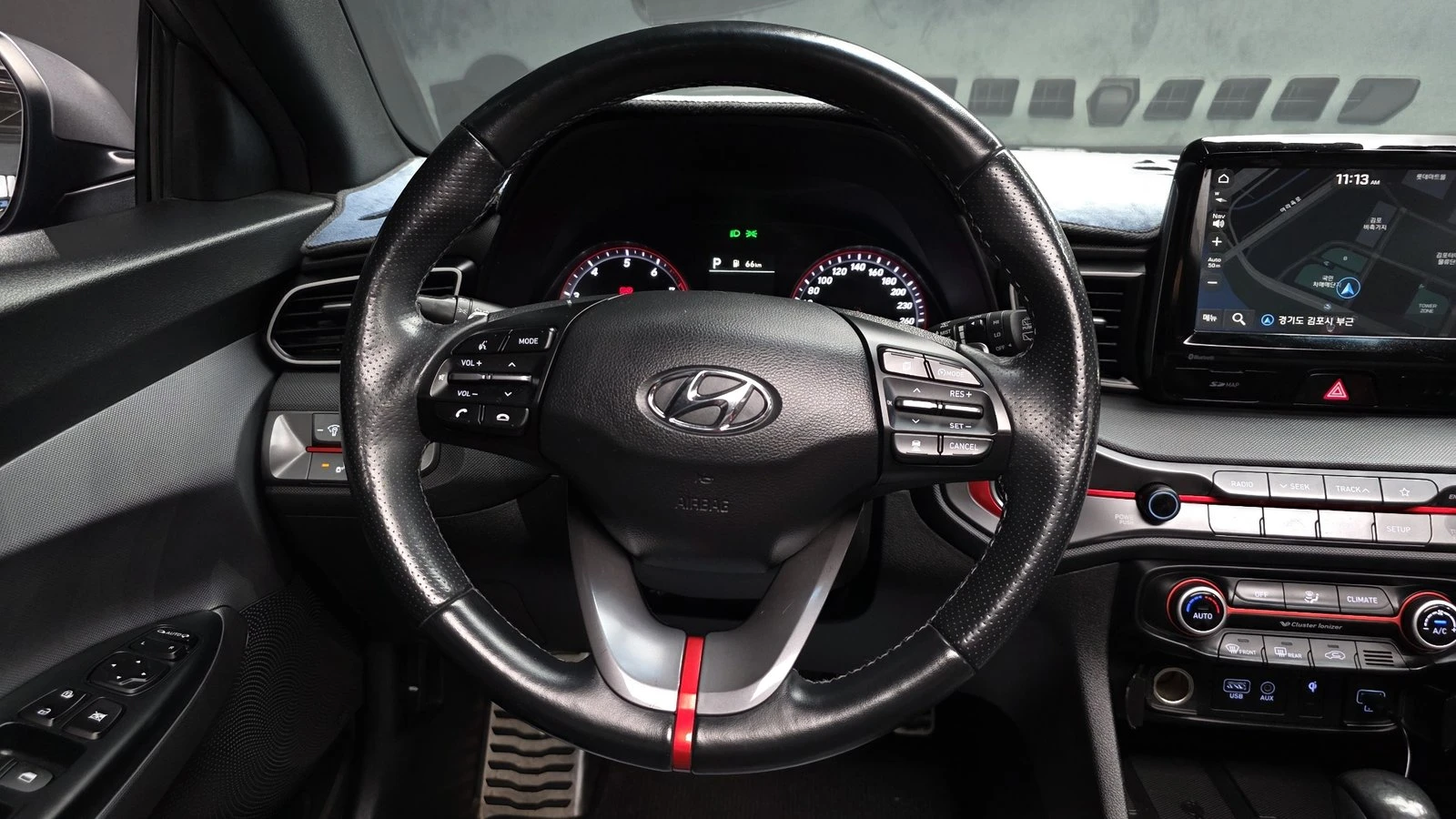 Hyundai Veloster  1.6 Turbo* ЛЮК* HUD* KEYLESS* ПОДГРЕВ ВОЛАН* КРАЙН, снимка 13 - Автомобили и джипове - 55318948