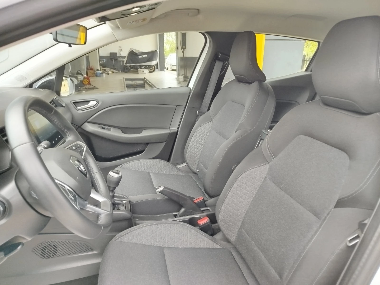 Renault Clio 1.0 TCe/ 91 к.с., снимка 11 - Автомобили и джипове - 55787363