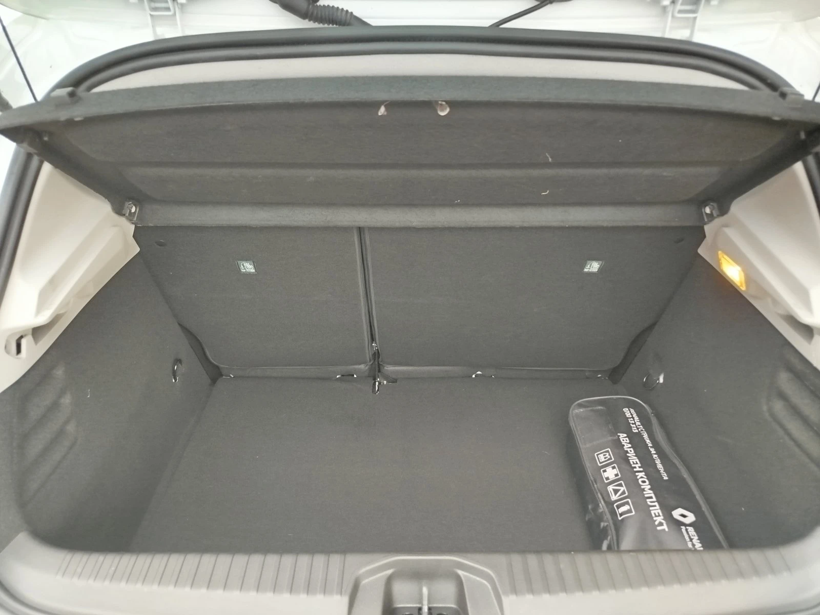 Renault Clio 1.0 TCe/ 91 к.с., снимка 9 - Автомобили и джипове - 55787363