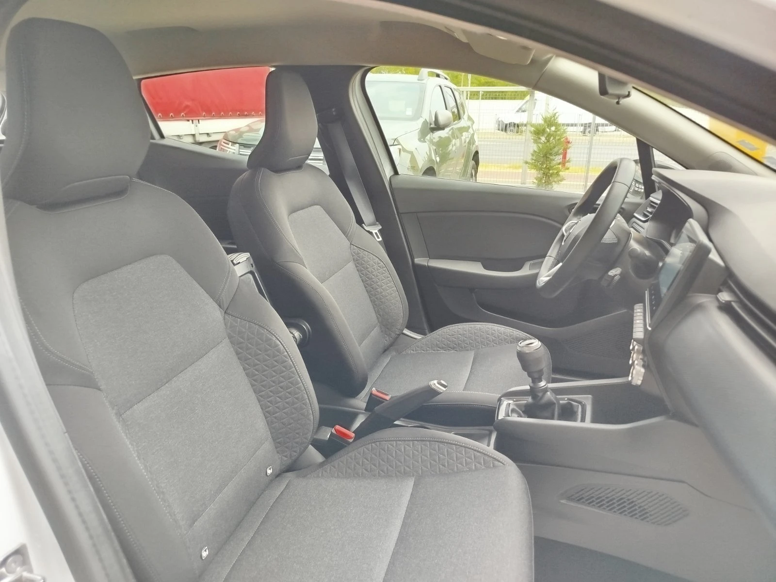 Renault Clio 1.0 TCe/ 91 к.с., снимка 13 - Автомобили и джипове - 55787363