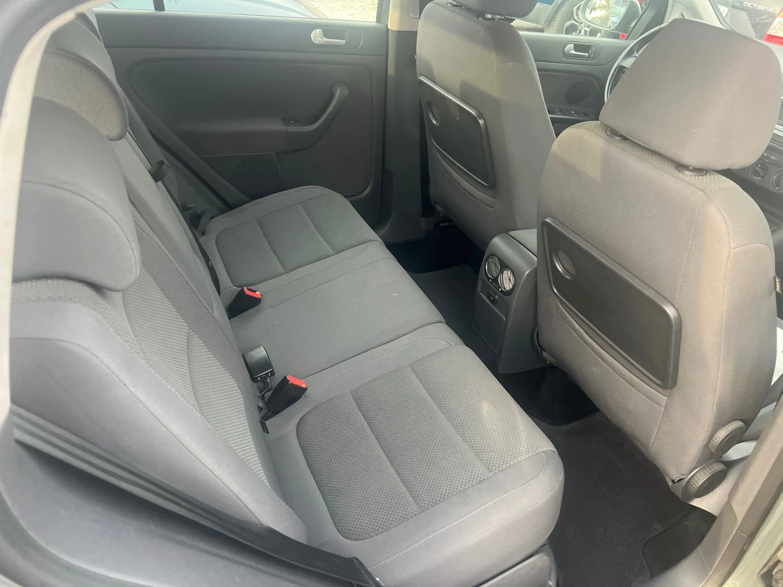 VW Golf Plus 2.0i Avtomat 124756km, снимка 10 - Автомобили и джипове - 56172796