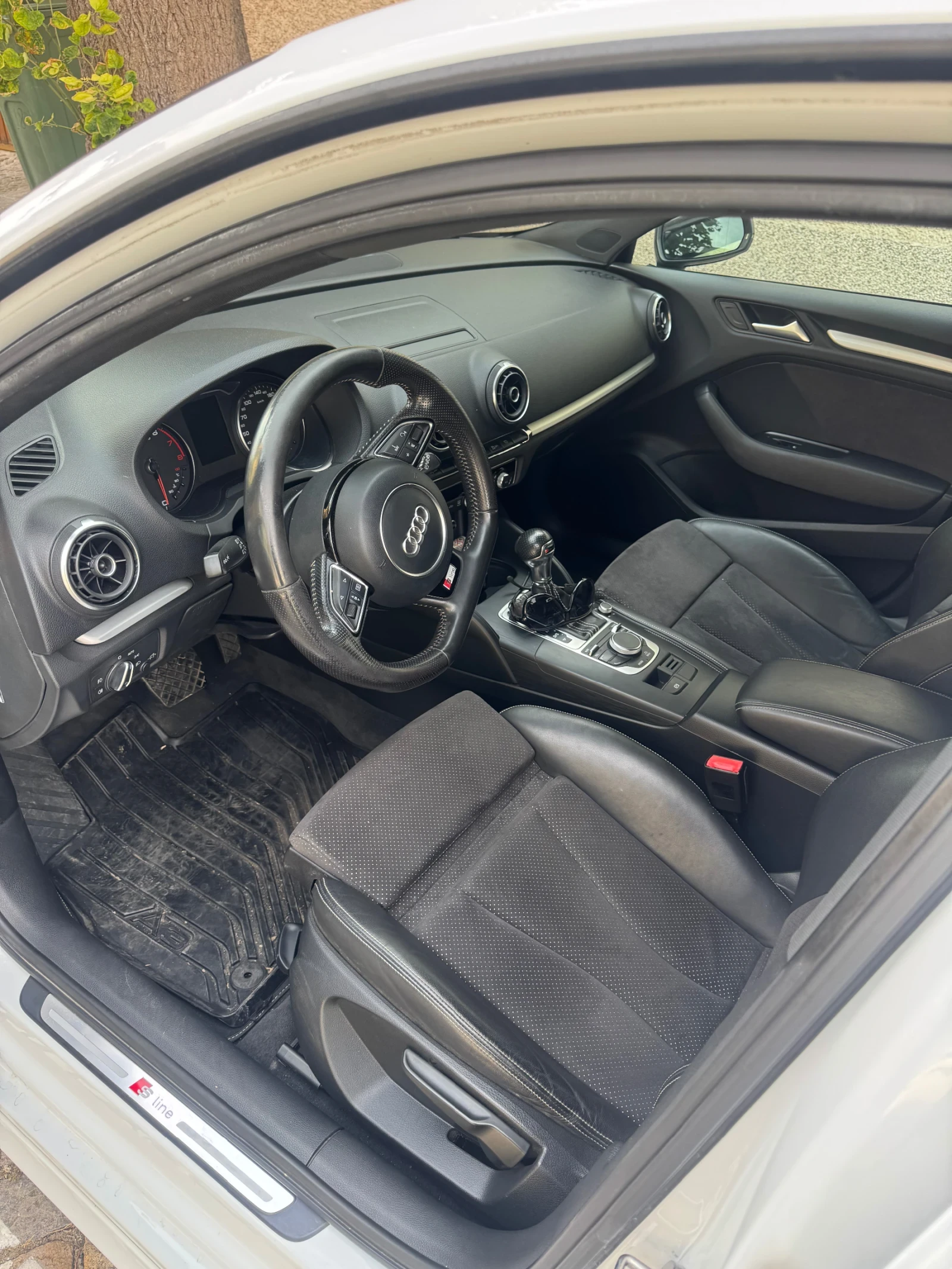 Audi A3 1.8 tfsi Sportback S-line , снимка 10 - Автомобили и джипове - 56273009