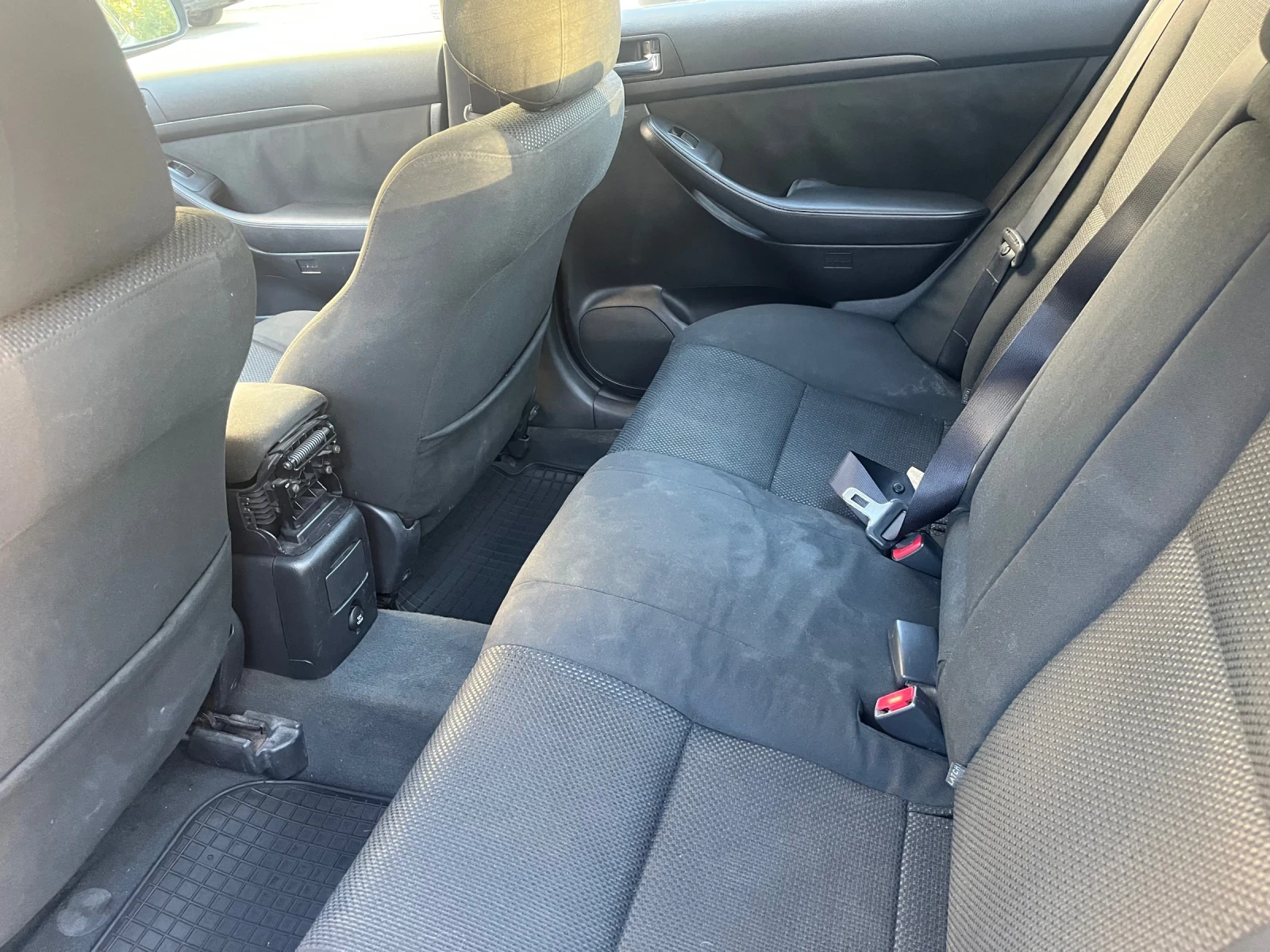 Toyota Avensis, снимка 5 - Автомобили и джипове - 56653391