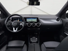 Mercedes-Benz GLA 200 2.0d Digital/Навигация/Full Led/Собствен лизинг, снимка 13