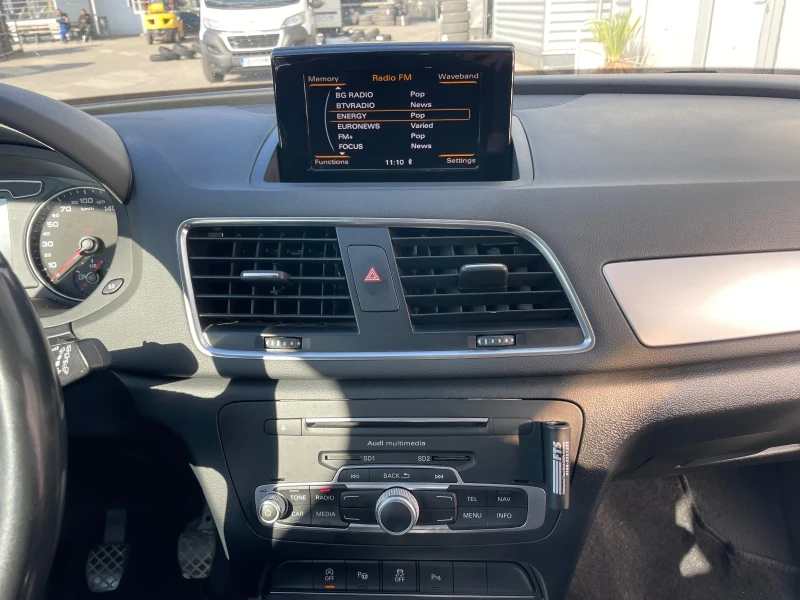 Audi Q3 2.0TDI+ Navi+ Подгрев+ Start/Stop+ Led, снимка 12 - Автомобили и джипове - 47716102