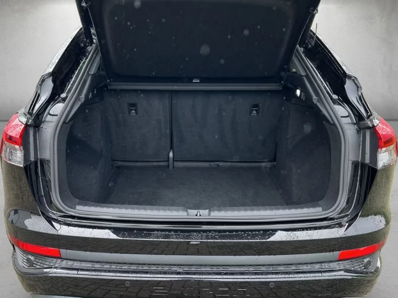 Audi Q4 35 e-TRON/S-LINE/MATRIX/CAM/NAVI/157D, снимка 5 - Автомобили и джипове - 52119402